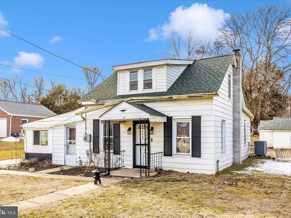 811 Antietam Dr, Hagerstown, MD 21742