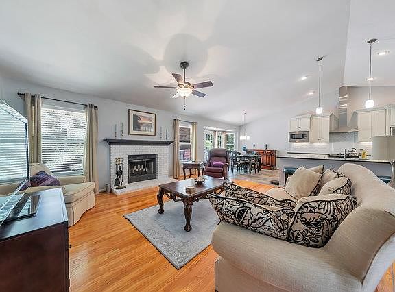 4th image of 1092 Johanna Dr