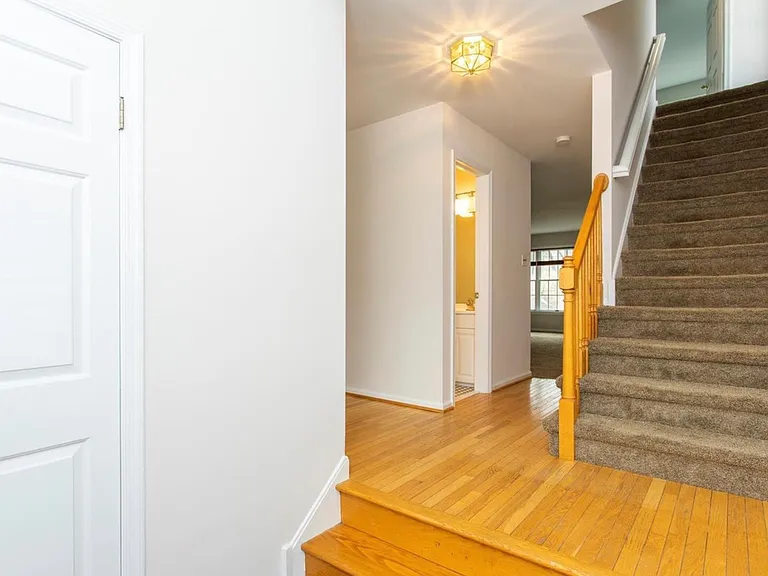 501 Haverford Ct — Photo 6