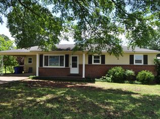 214 Cox Creek Pkwy, Florence, AL 35630