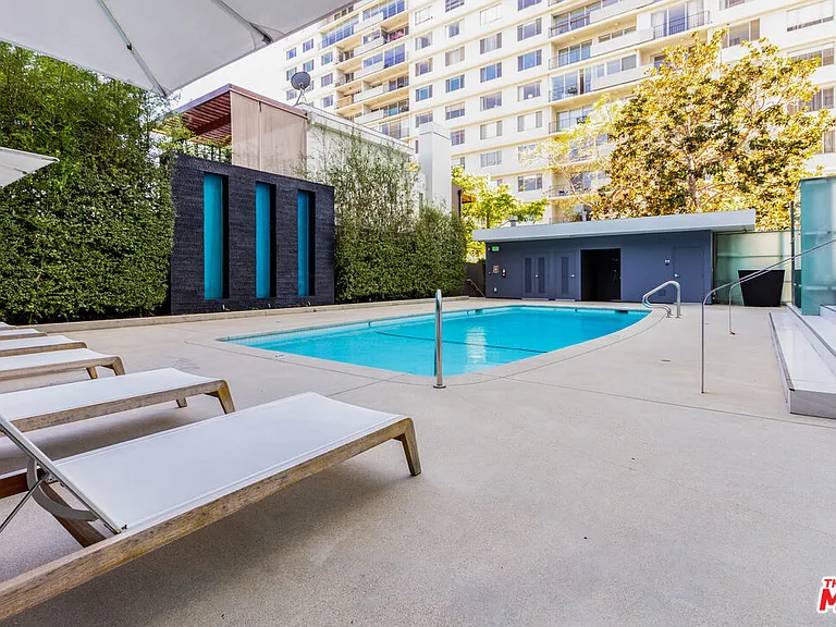 838 N Doheny Dr #203 — Photo 33