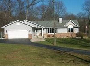S107W25810 Horseshoe Ln, Mukwonago, WI 53149