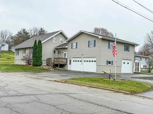 940 Main St, Darlington, WI 53530
