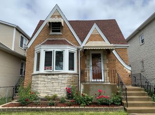 5712 W Cornelia Ave, Chicago, IL 60634