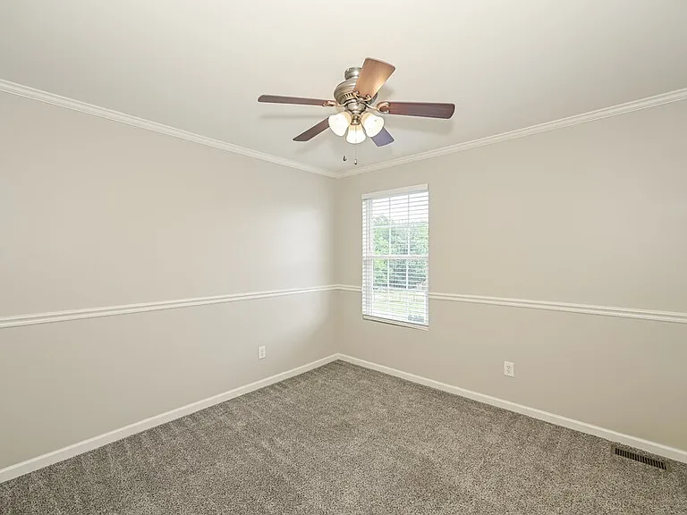 1016 Solomon Ln — Photo 15