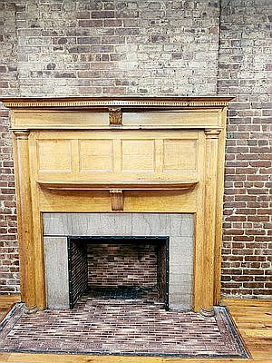 3rd image of 21 W 76th St #1F
