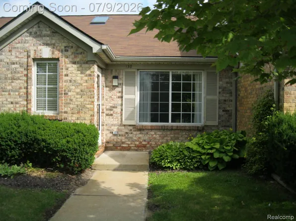 138 Countryside Ln, Highland, MI 48357