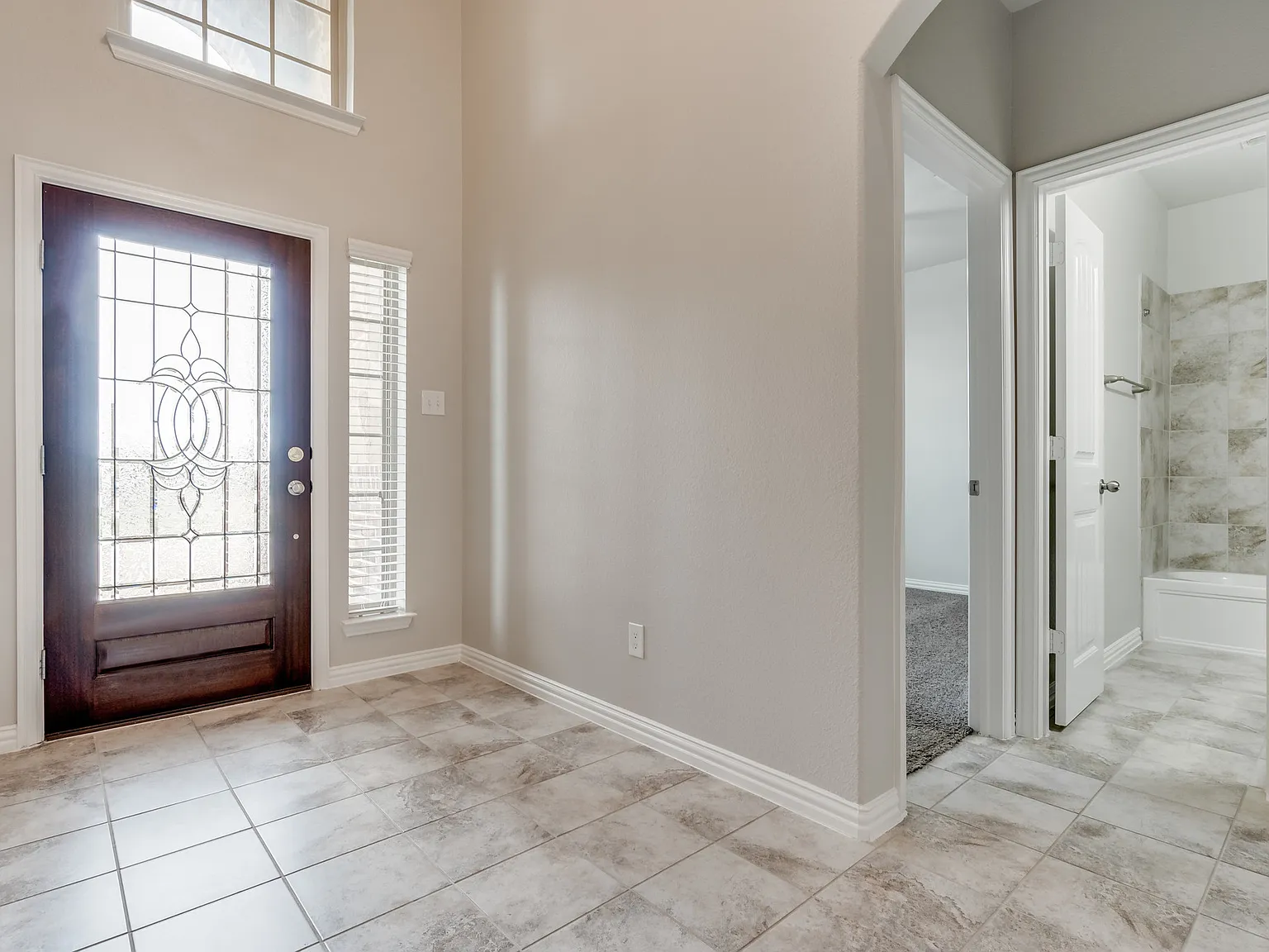 4 bed, 3.5 bath, 3007 sqft, $2,950 — Photo 4