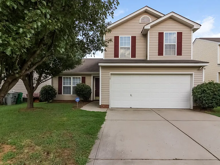 1028 Jordans Pond Ln — Photo 1
