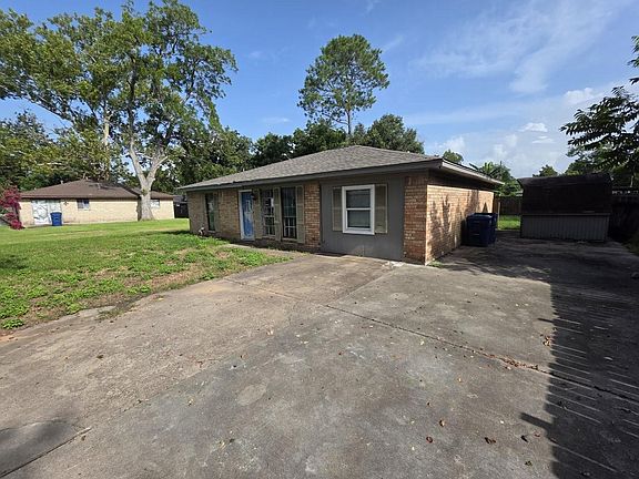 2nd image of 1 Linda Ln