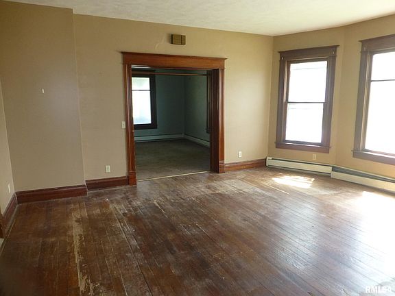 5th image of 121 E Fortune St