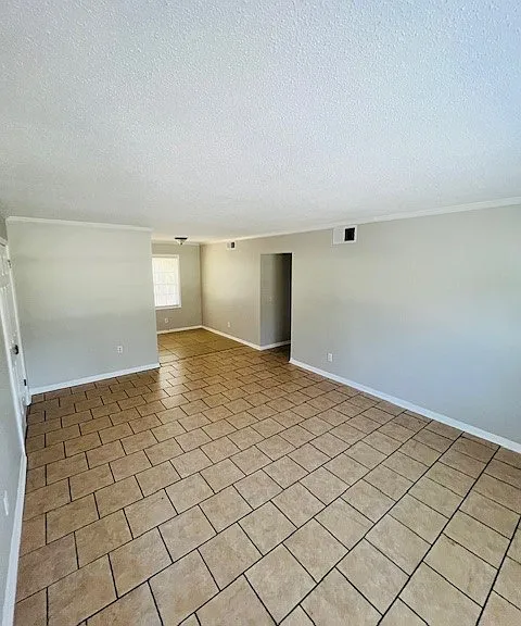 423 Highland Ave #B — Photo 8