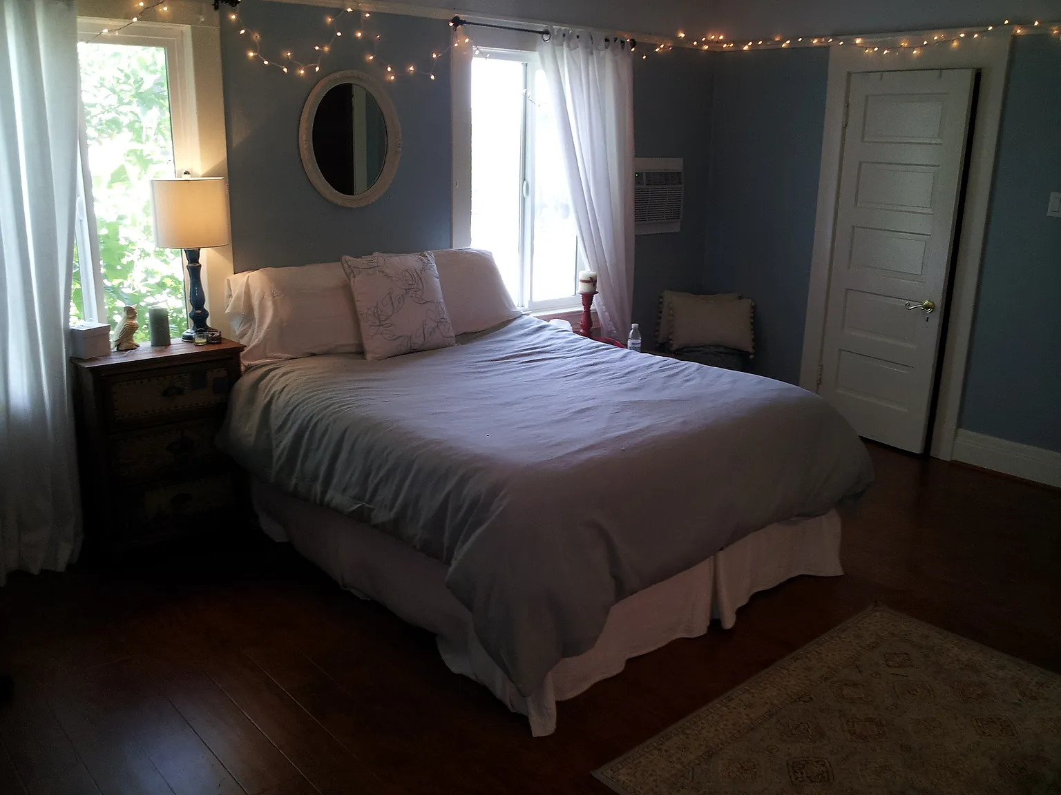 9 bed, 4000 sqft, $700 — Photo 3