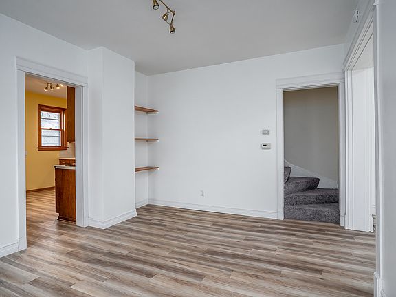 4th image of 408 W 15th St