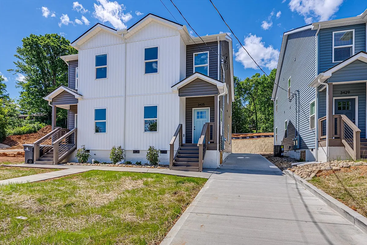 Property Photo - 3425 Garden Dr NE