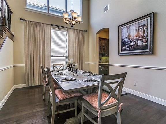 5th image of 781 Deverson Dr