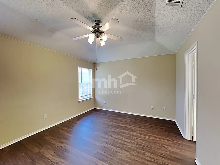 904 Crowder Dr — Photo 10