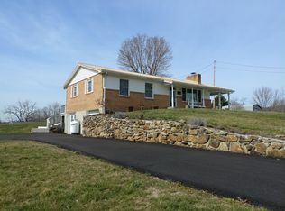 2534 Pinewood Dr, Draper, VA 24324