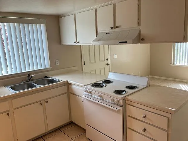 1333 Vista Serena Dr — Photo 8