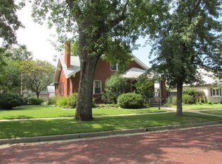 515 N B St, Arkansas City, KS 67005
