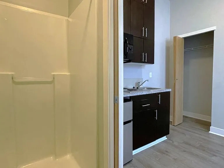 5043 Brooklyn Ave NE — Photo 6