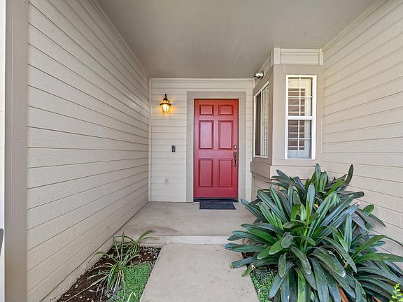 5th image of 352 Crowley Dr