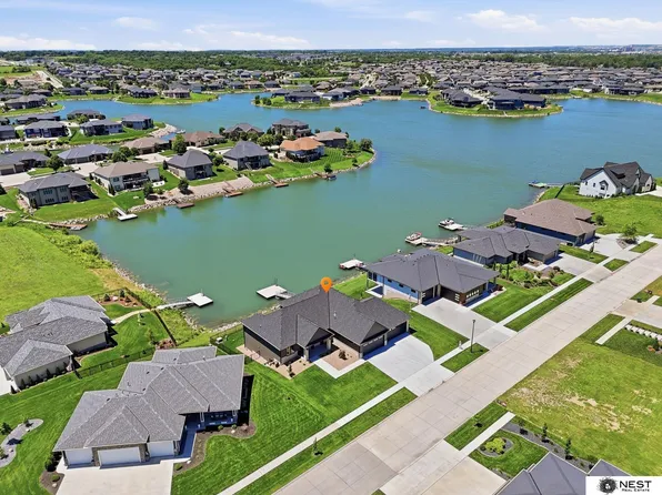 507 Deep Water Bay, Lincoln, NE 68527