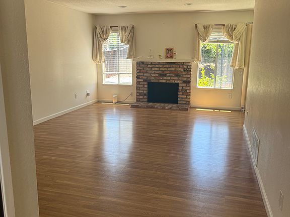 3rd image of 93 Pagosa Way