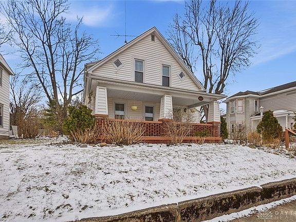 2nd image of 920 Oak St