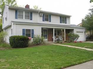 35 Jerome Dr, Farmingdale, NY 11735