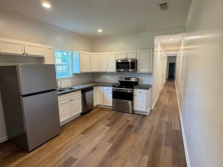 3216 Toledano St — Photo 2