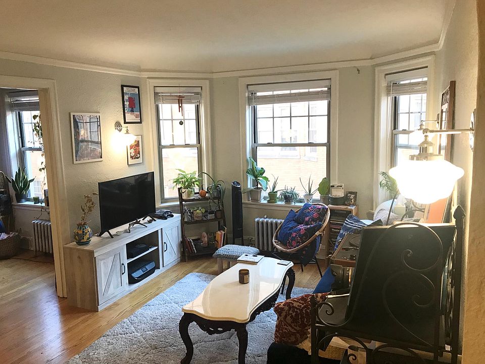 1st image of 4334 N Hermitage Ave APT 2E