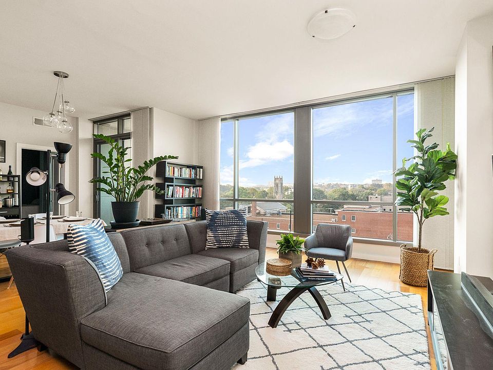 1st image of 900 20th Ave S APT 810