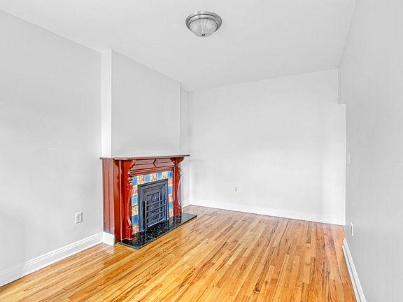 3rd image of 389 Park Pl APT 3