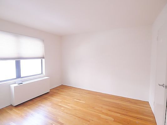 4th image of 70 E 12th St APT 3C