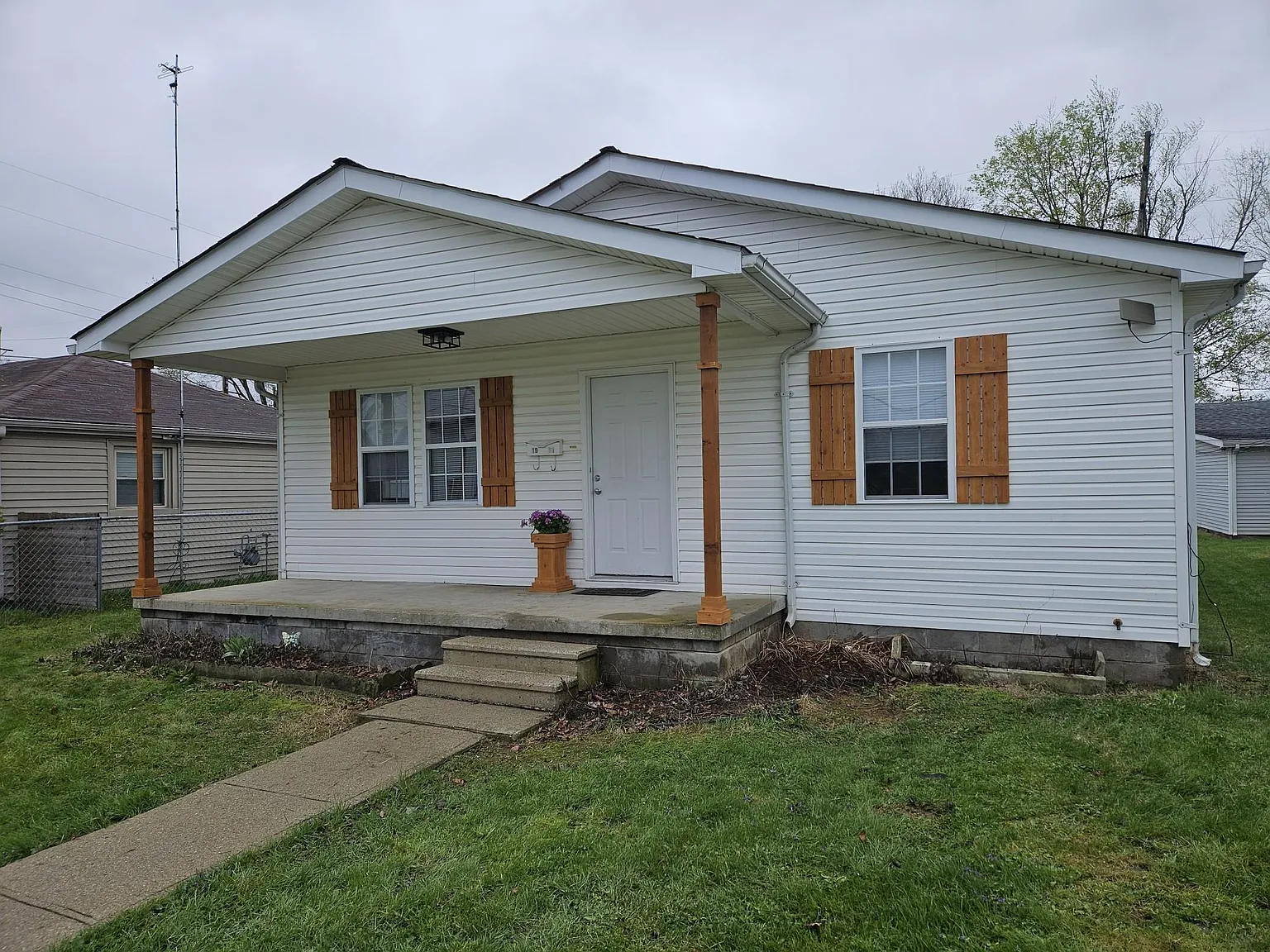 3 bed, 1400 sqft, $1,685 — Photo 1