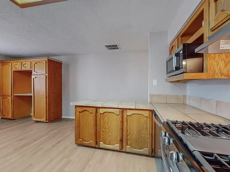 2551 Aspen Ave NW #B — Photo 8