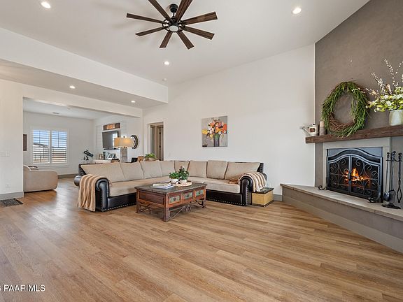 4th image of 6724 E Camden Ln