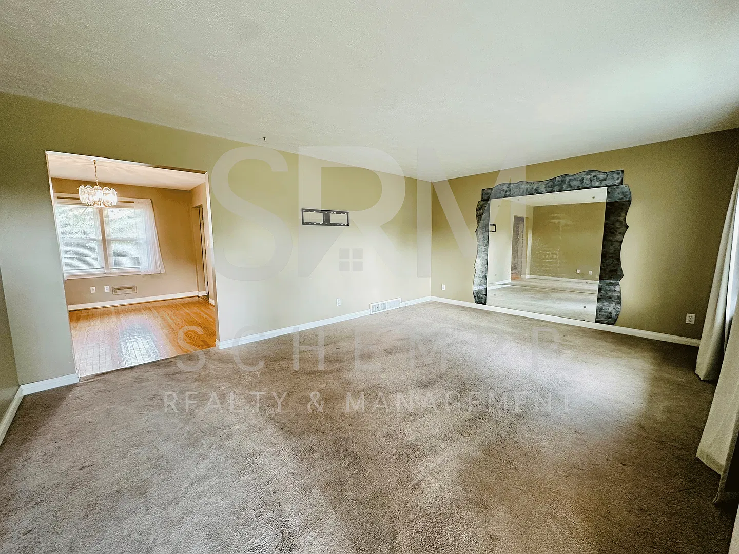 Three bedroom/2 full bath in Hikes Point with detached garage! — Photo 4