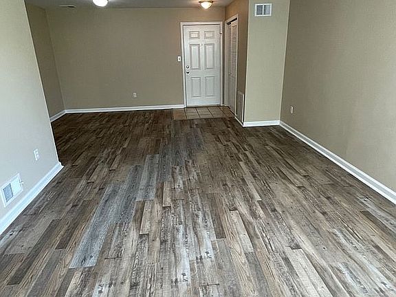 Living Room / Dining Combo