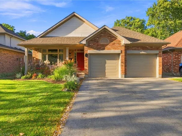 13 Timber Ln, Saint Catharines, ON L2N 7R7