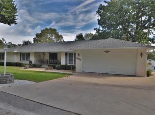 8576 S Park Rd, Rogers, AR 72756