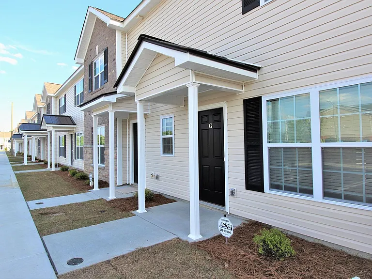 3329 Briarcliff Dr — Photo 2