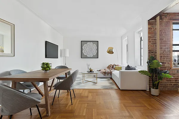 Sold by Compass | media 1