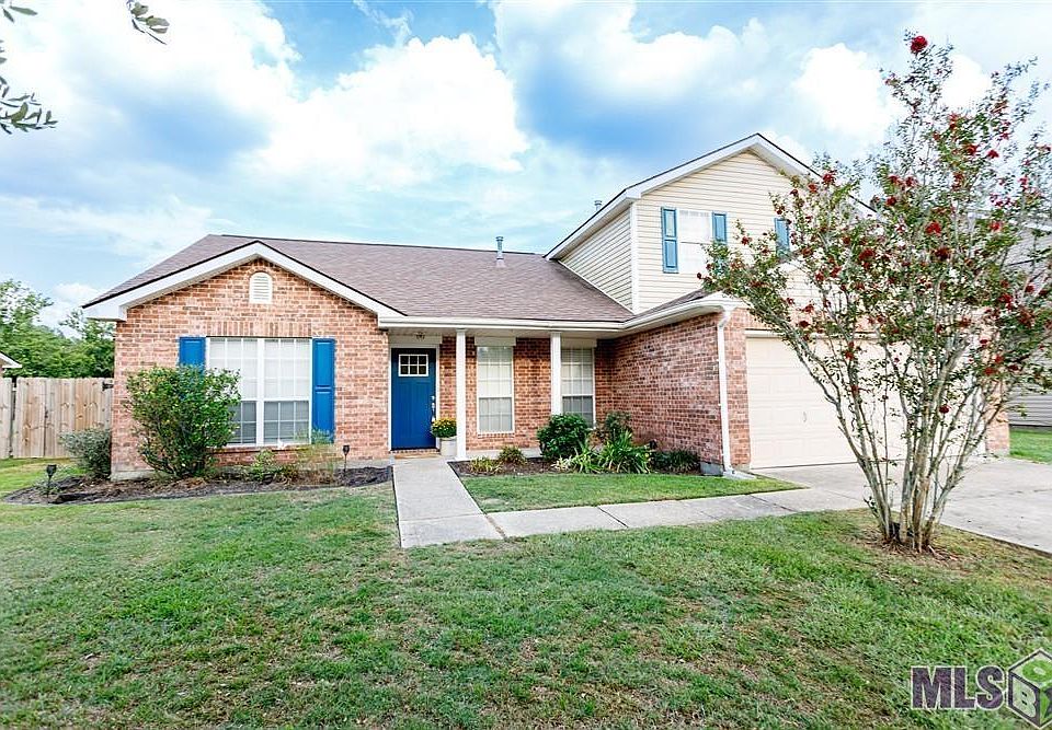 1st image of 17496 Rosemont Dr