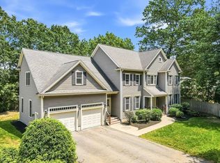 29 Brastow Dr, Medfield, MA 02052