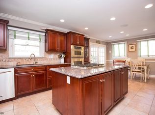 12 Johnson Dr, Chatham, NJ