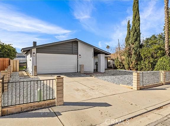 2nd image of 13737 Moreno Way