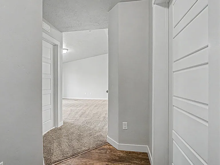 Kensington Apartments — Photo 64