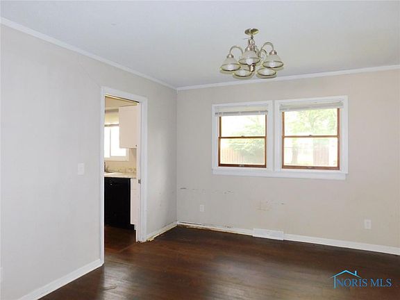 3rd image of 608 Pasteur Ave